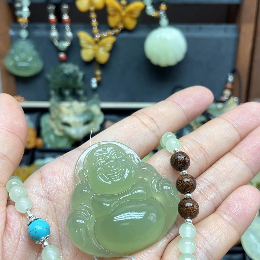 未镶嵌蛇纹石玉颈饰