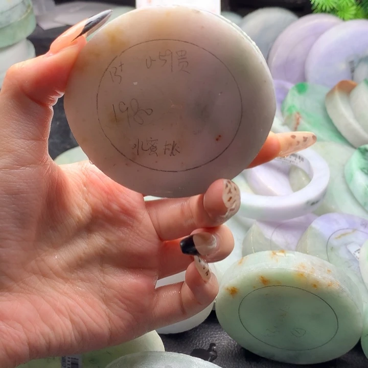 定制翡翠水蜜桃未镶嵌