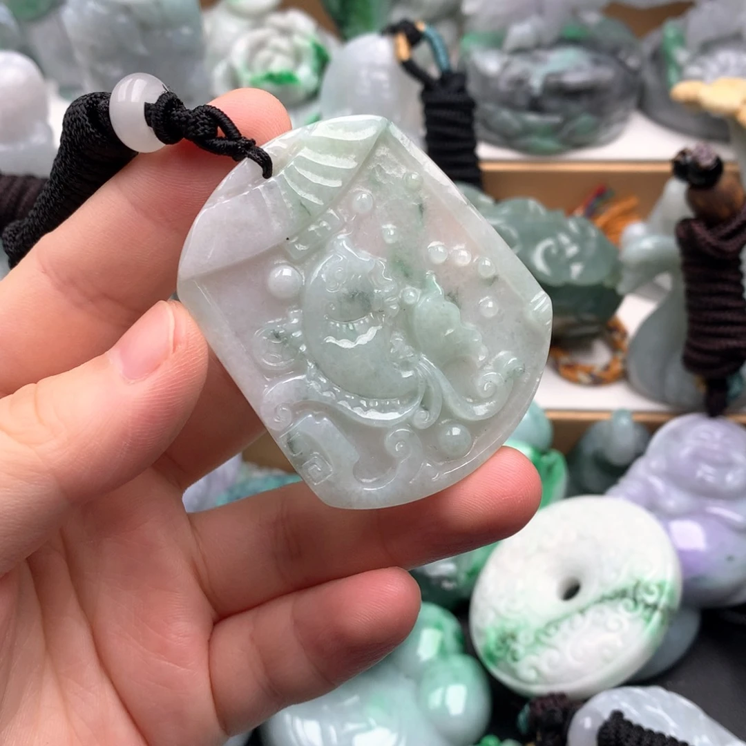 吊坠(不含链)未镶嵌翡翠