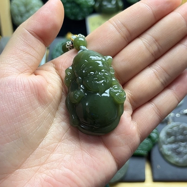 S***y和田玉未镶嵌颈饰
