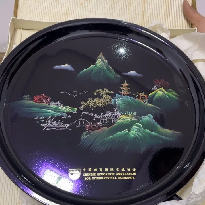 其他盘子碗摆件都有