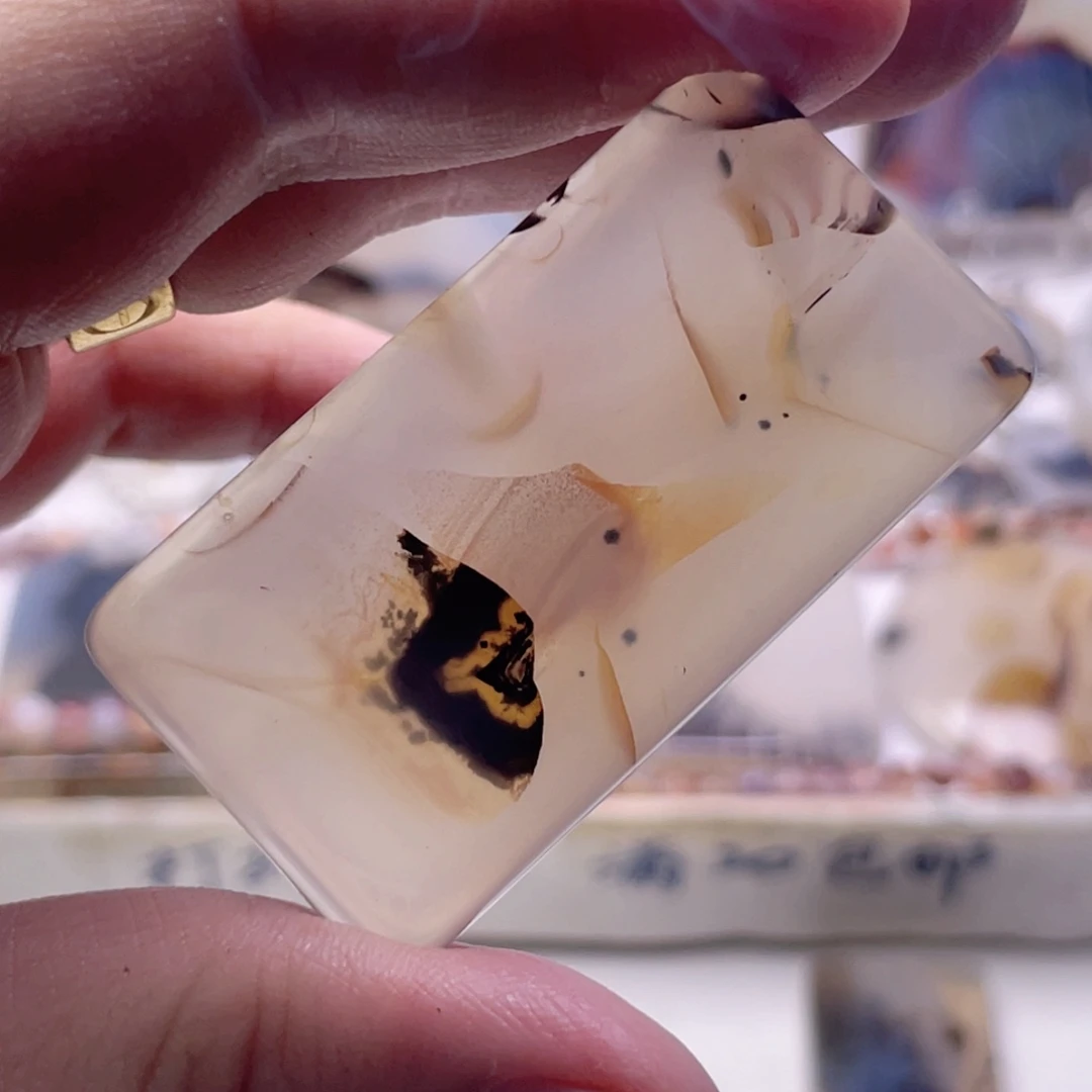 玛瑙/玉髓未镶嵌珠宝奇石