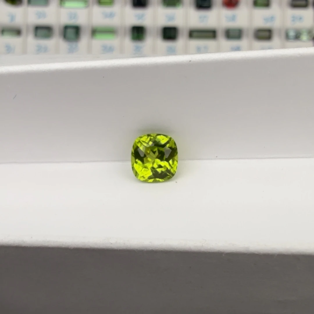 未镶嵌笔搁橄榄石天然1.63克拉