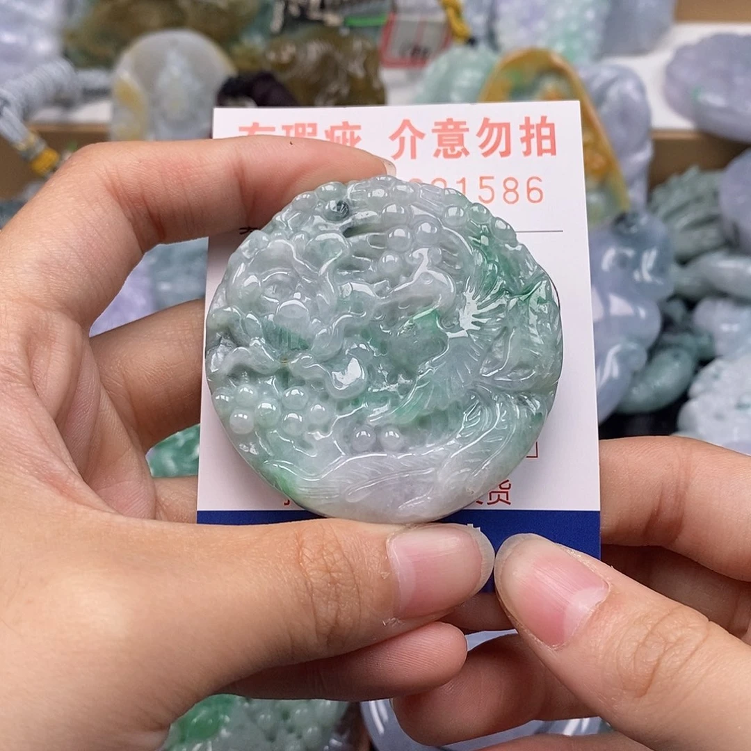 吊坠(不含链)未镶嵌翡翠