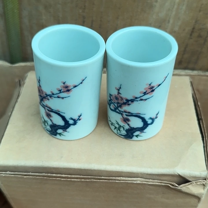 七十年代陶瓷笔筒两个