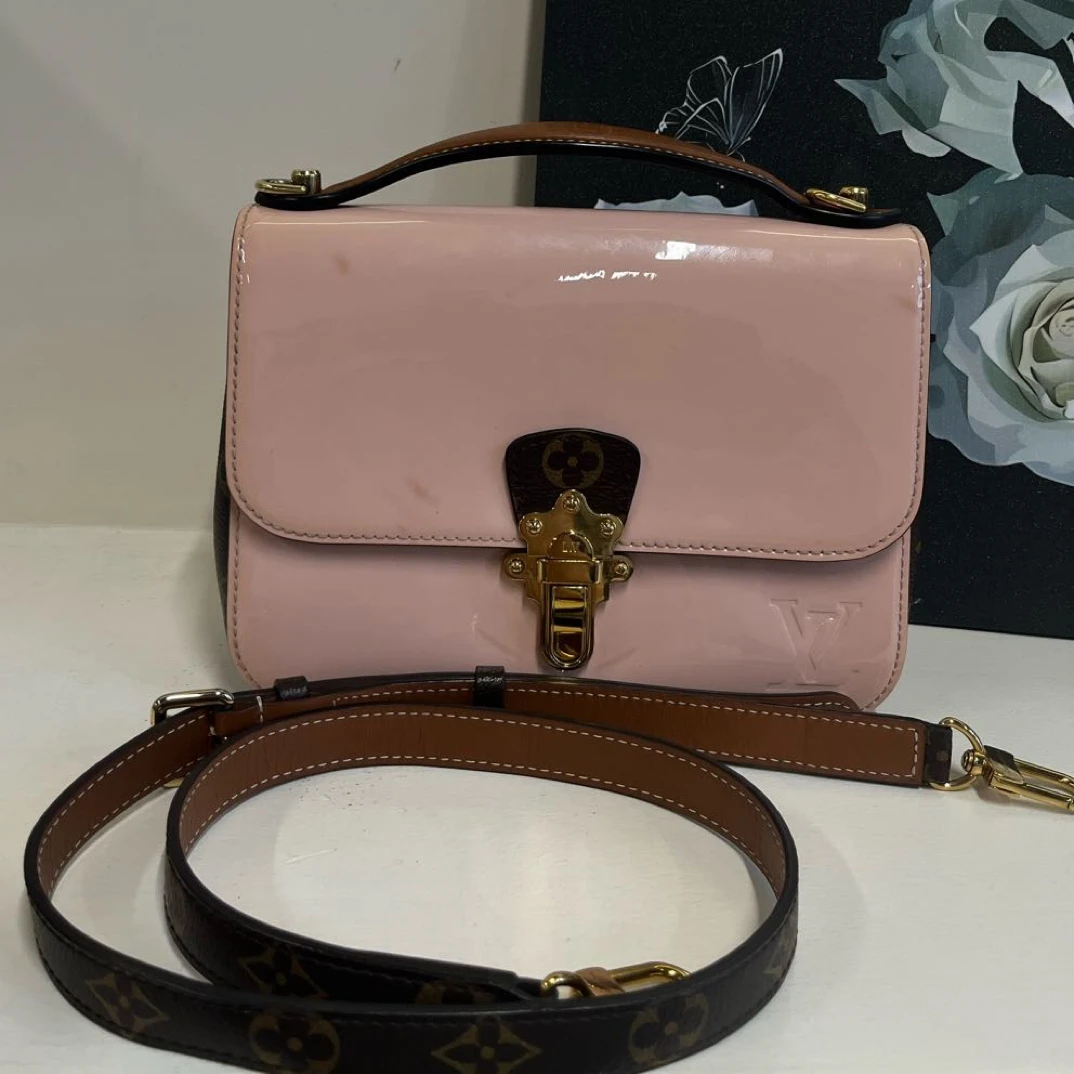 99新 LouisVuitton/路易威登 粉色漆皮拼皮邮差包/4591