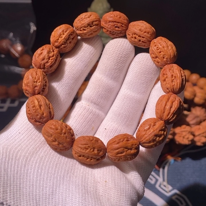 手串文玩核桃……32