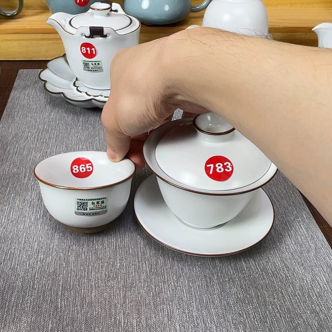 瓷片小微瑕。。。。。。。。。