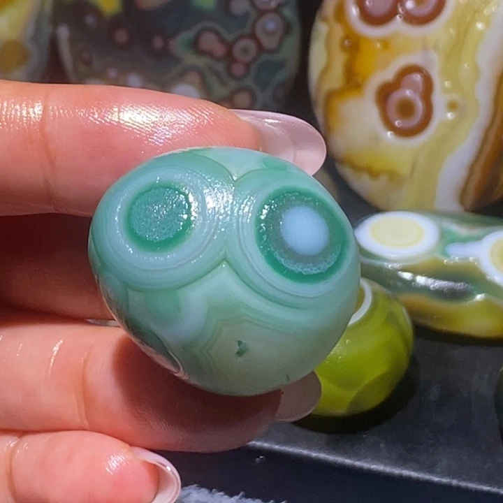 玛瑙/玉髓未镶嵌珠宝奇石165