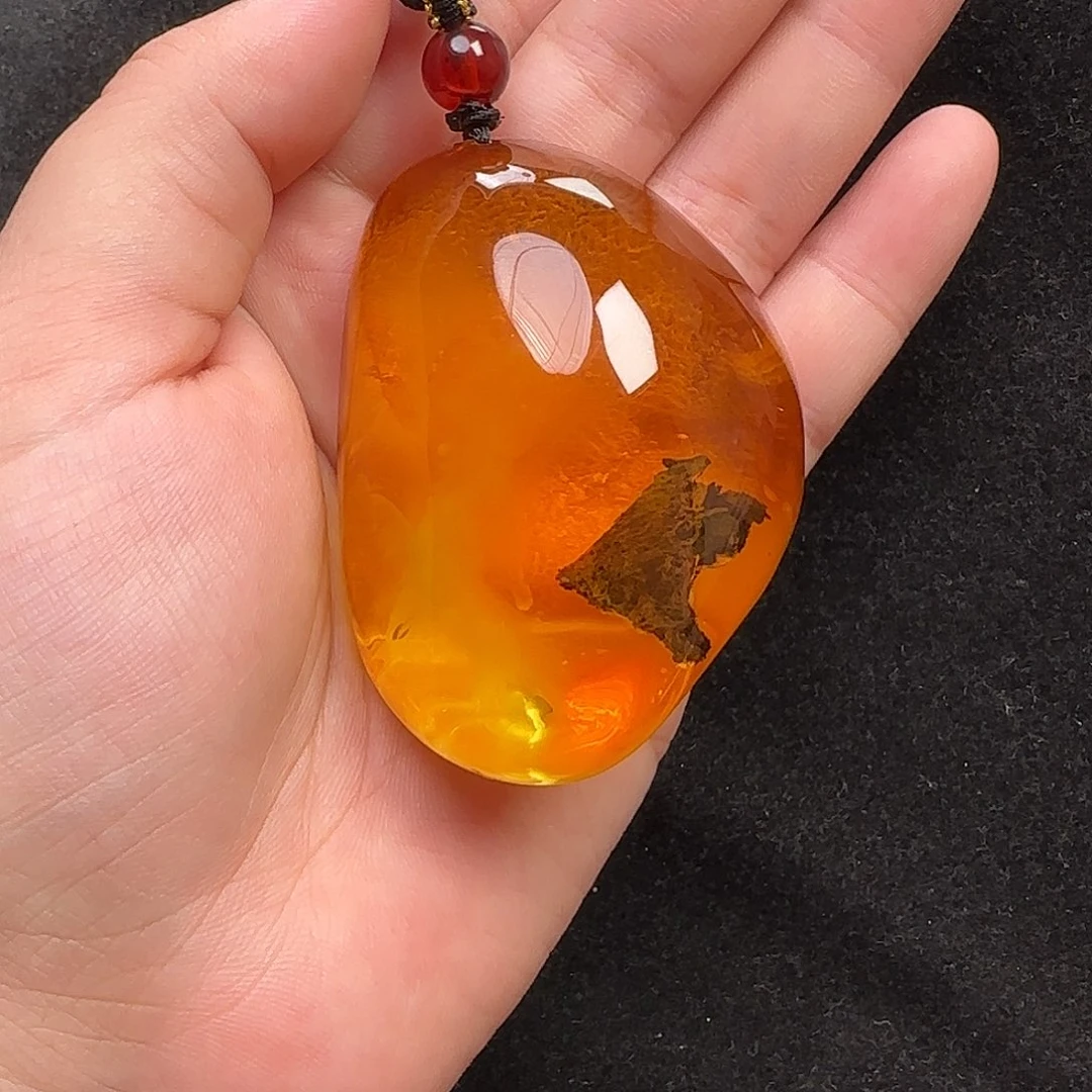 蜜蜡未镶嵌珠宝奇石