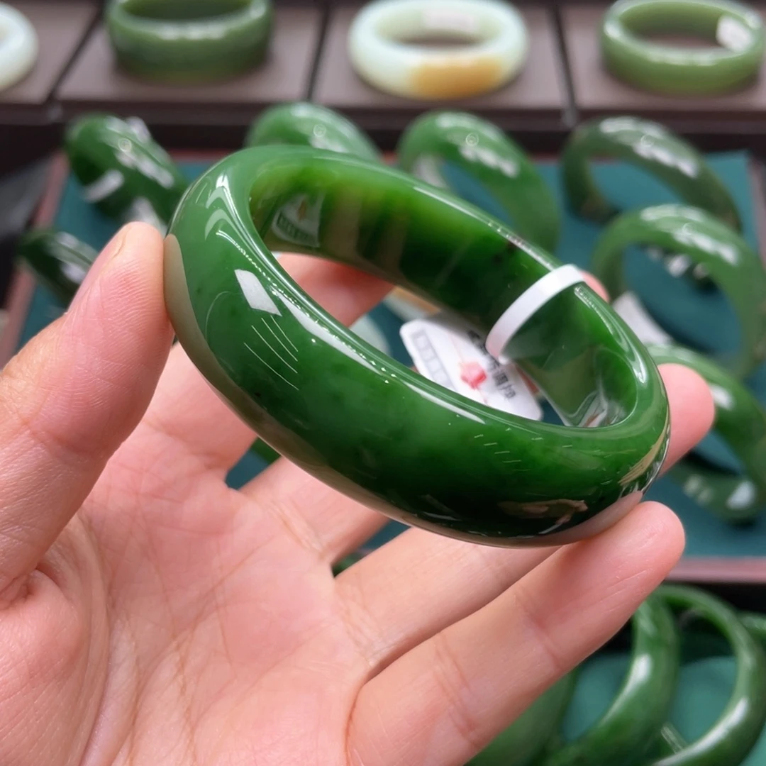 未镶嵌手镯和田玉（碧玉）
