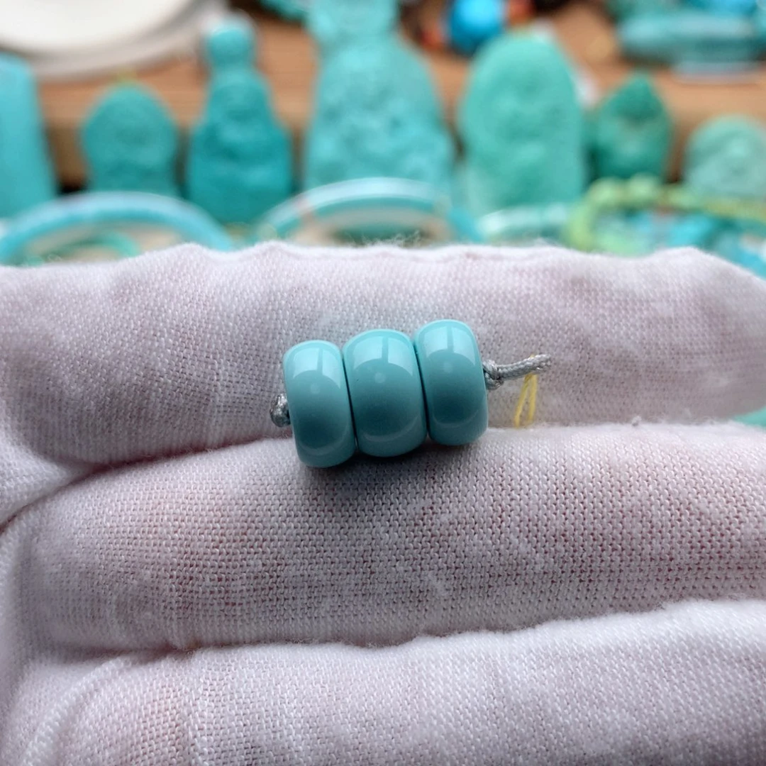 绿松石颈饰未镶嵌