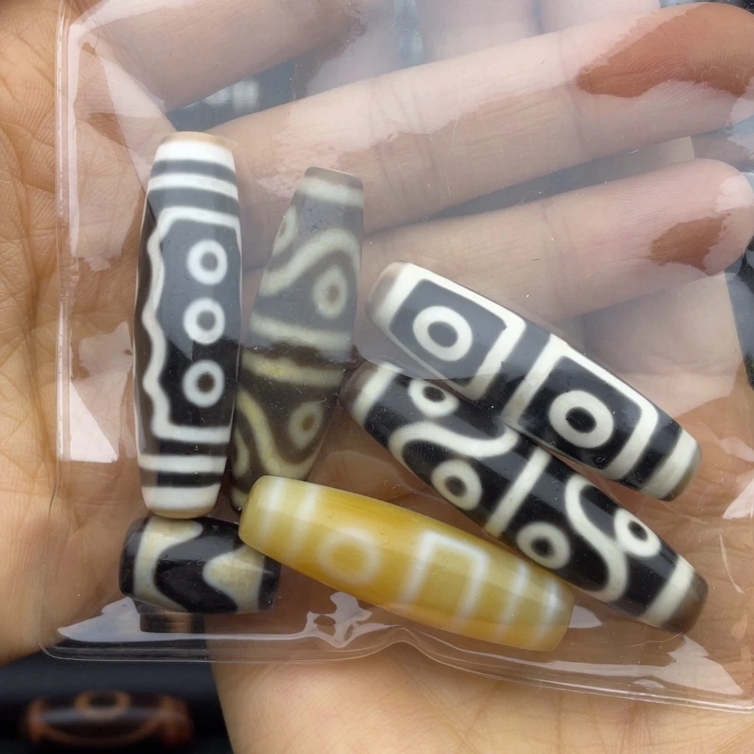 小***，玛瑙/玉髓未镶嵌颈饰