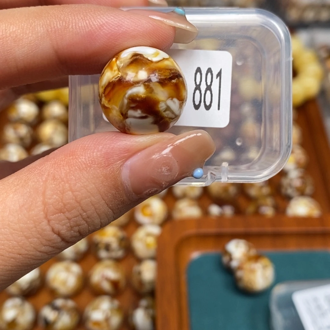 沁色蜜蜡未镶嵌881