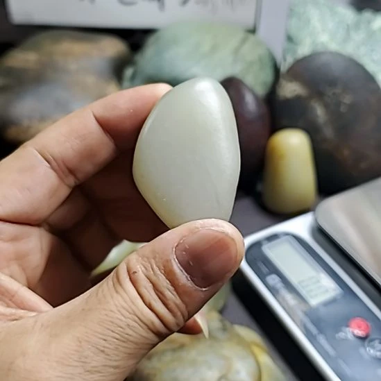 未镶嵌和田玉（糖玉）挂件