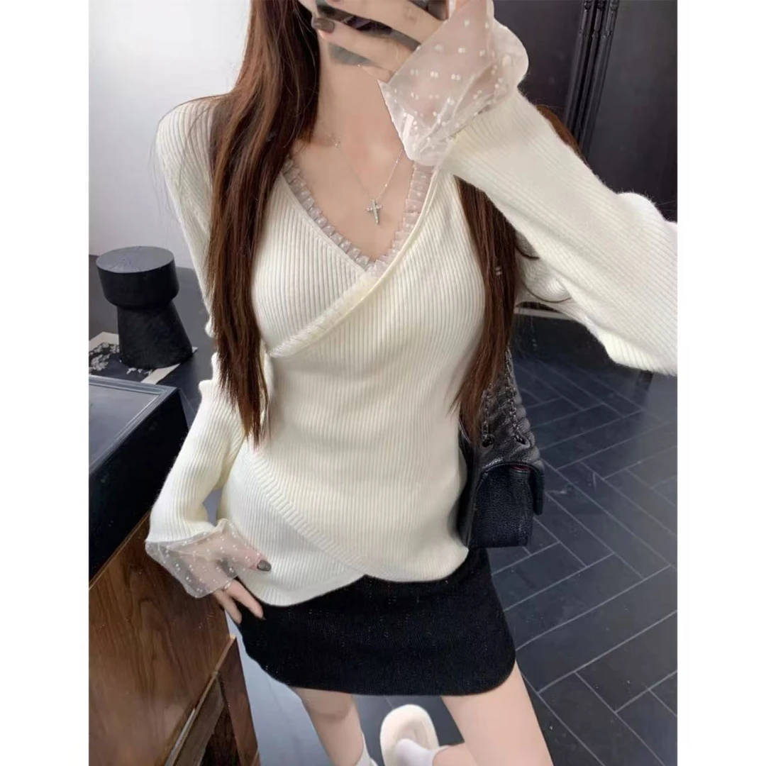 韩系甜美蕾丝拼接v领针织衫21588