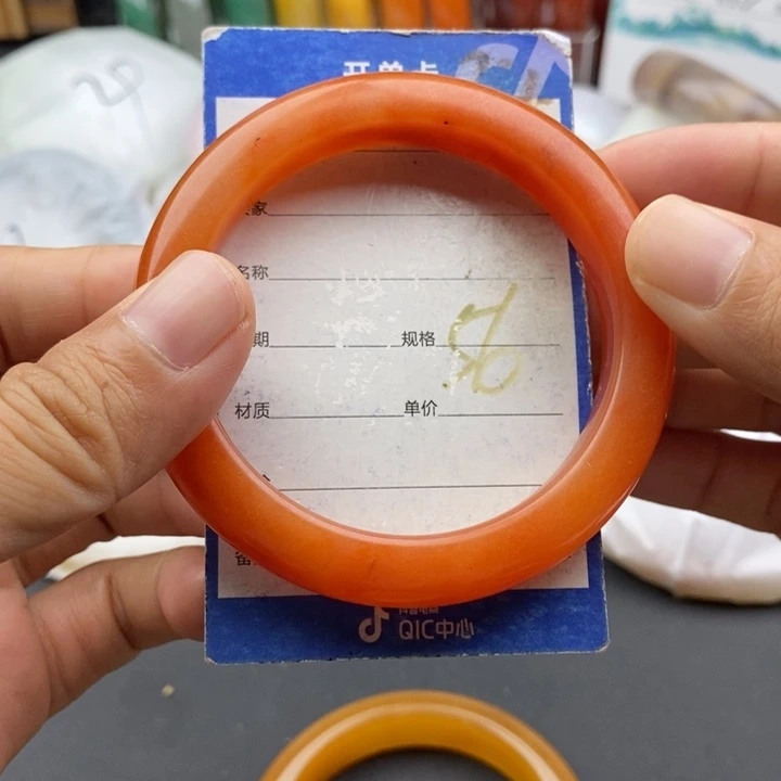 未镶嵌手镯石英质玉