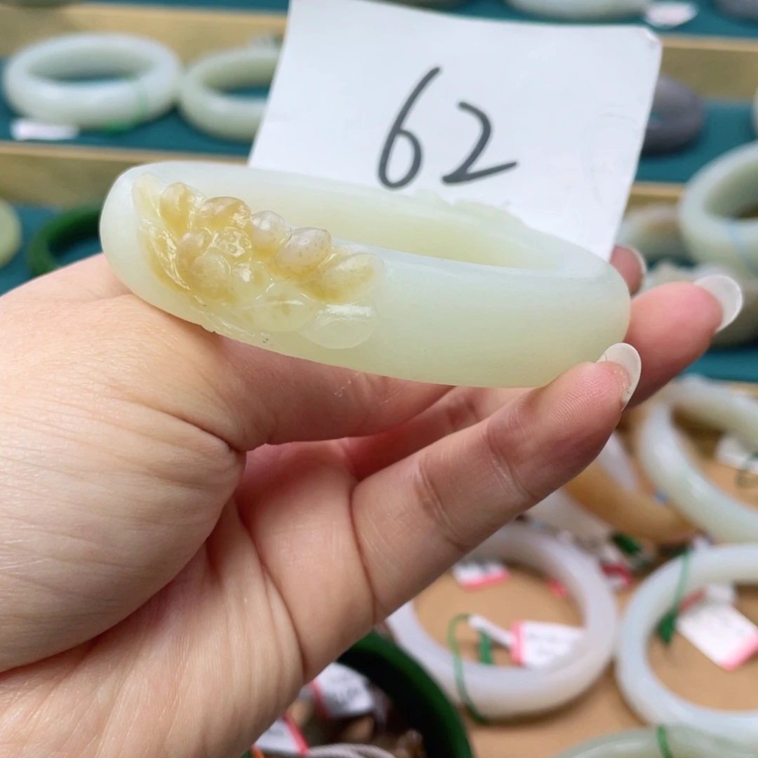 未镶嵌手镯和田玉圈口56