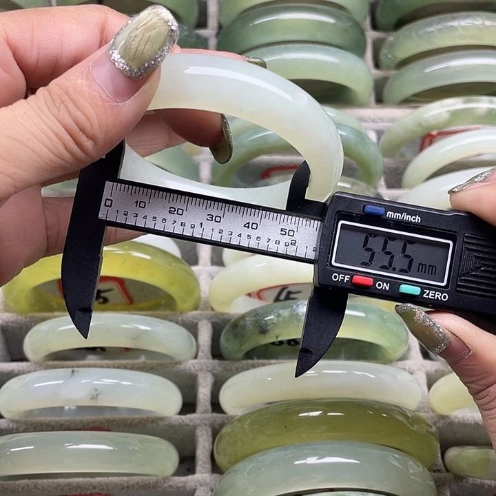 蛇纹石玉未镶嵌手镯59