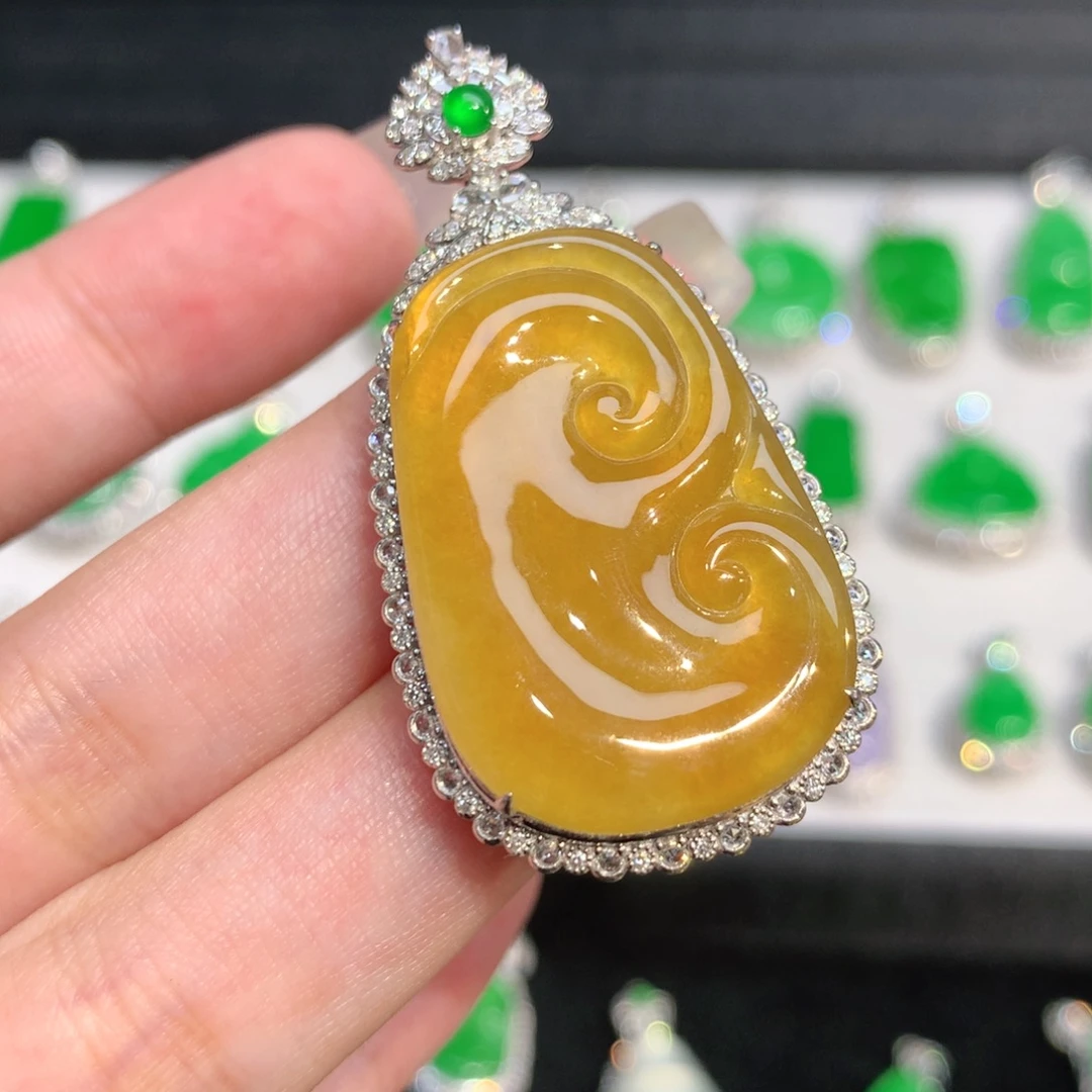 花***姐翡翠18K金镶嵌颈饰吊坠