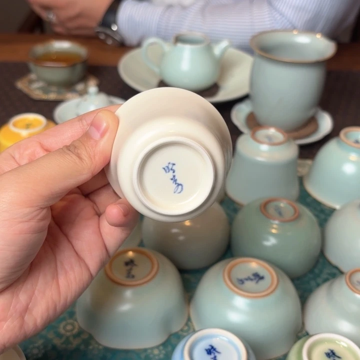 云***司晓芳窑定白古月杯一只