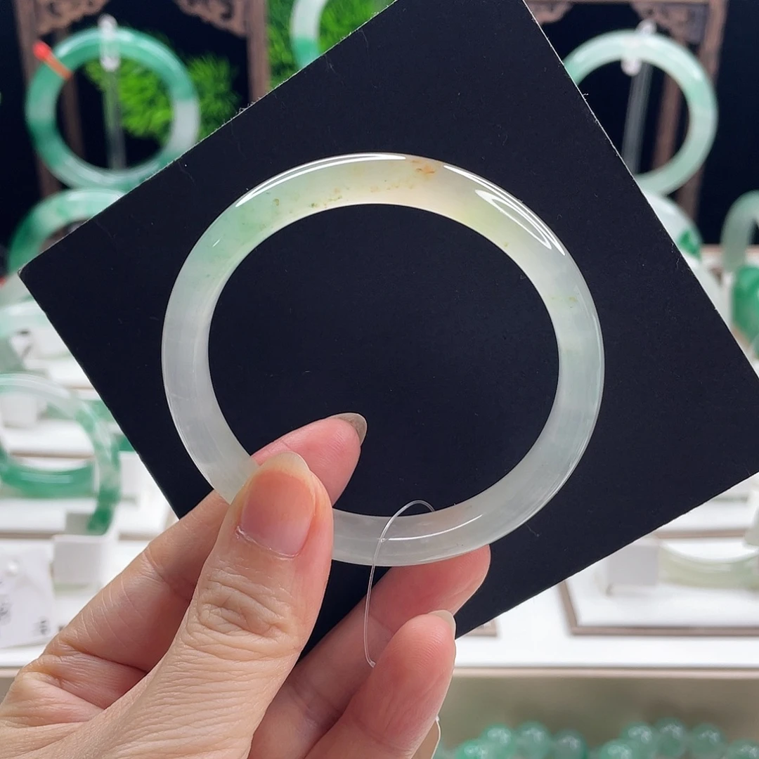 石英质玉未镶嵌手镯