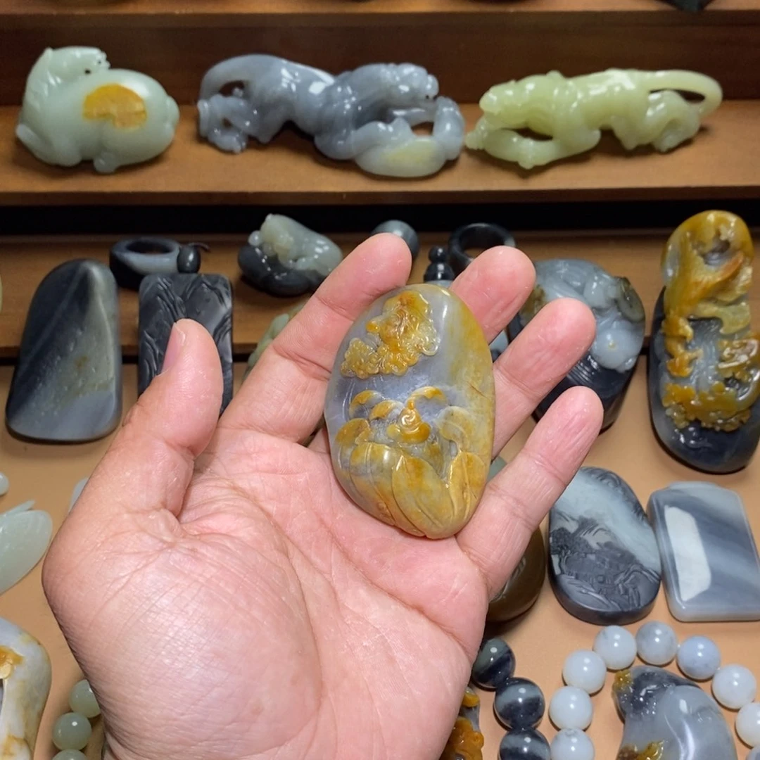 未镶嵌和田玉把件