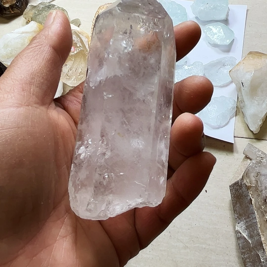 紫***蝶水晶未镶嵌珠宝半成品