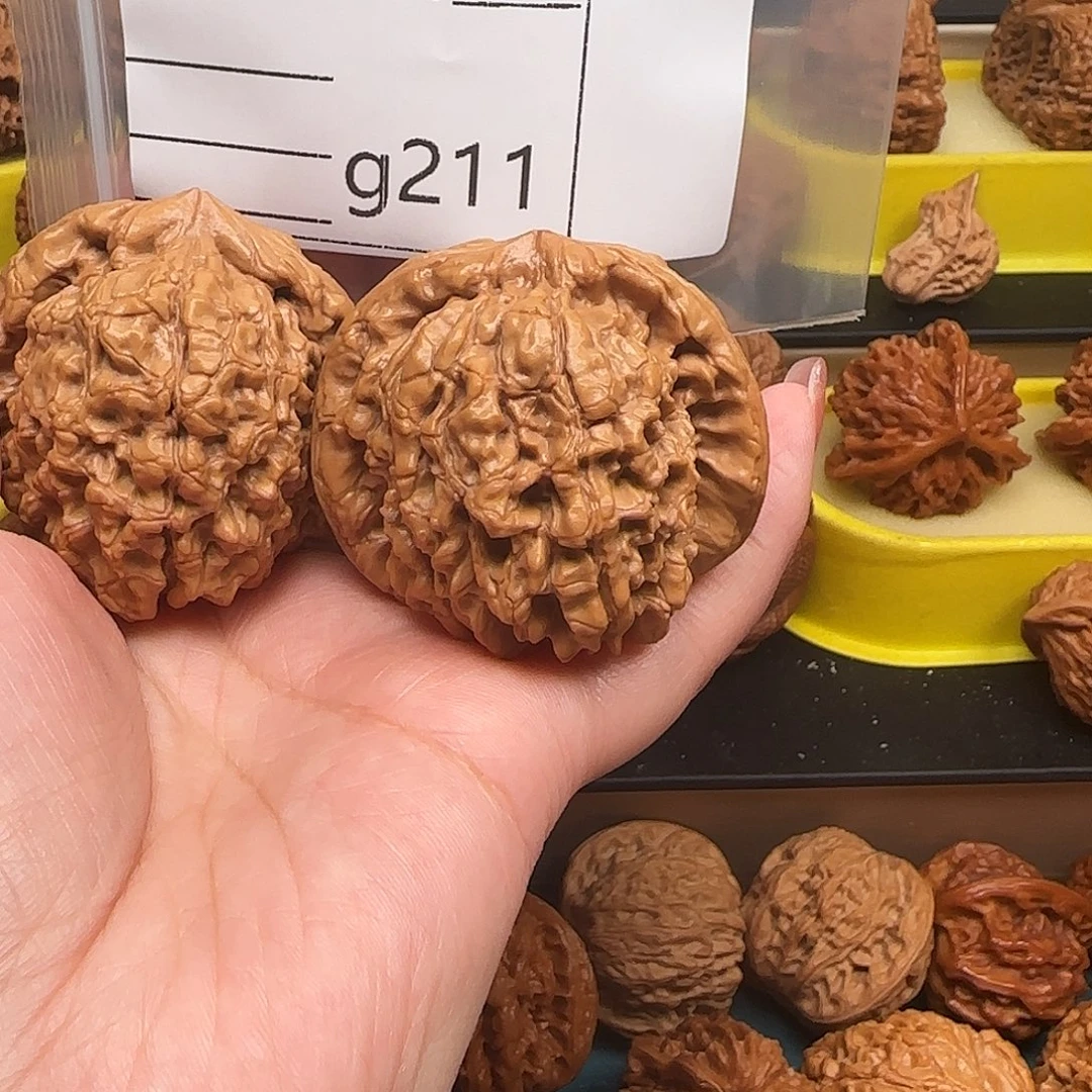 修***行桃核把件文玩的好