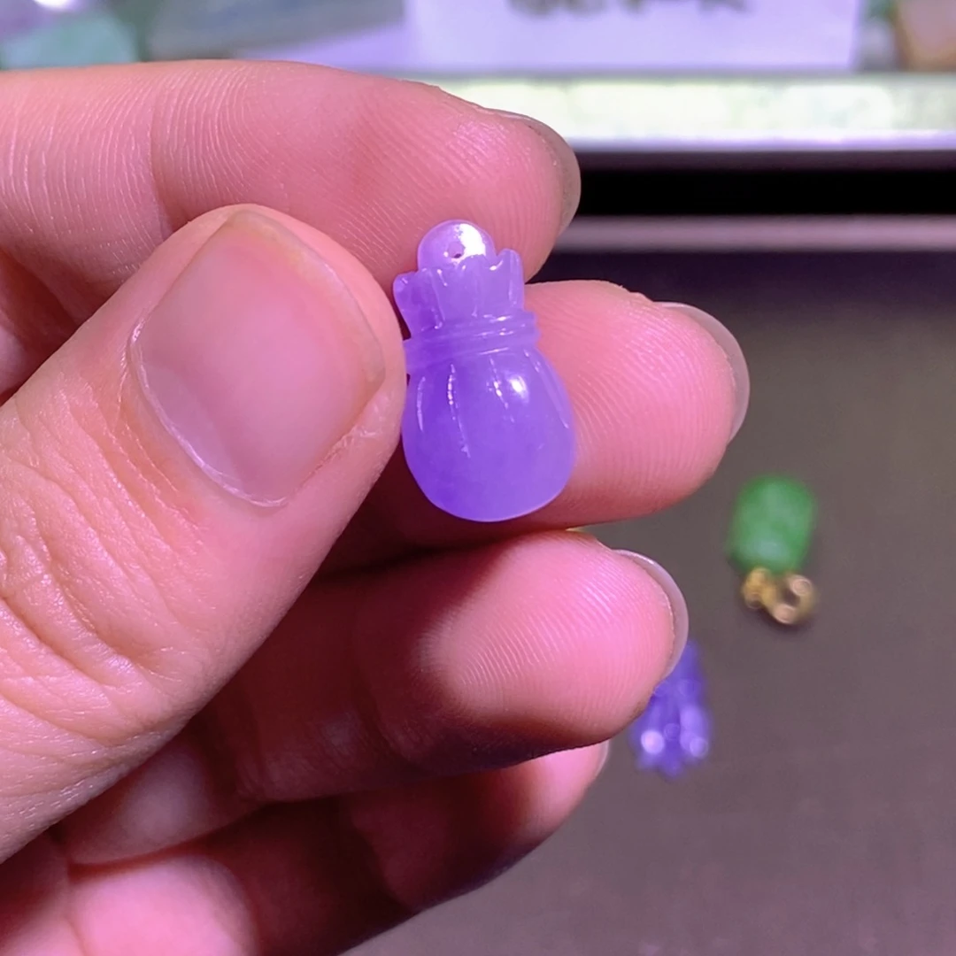 颈饰未镶嵌翡翠吊坠