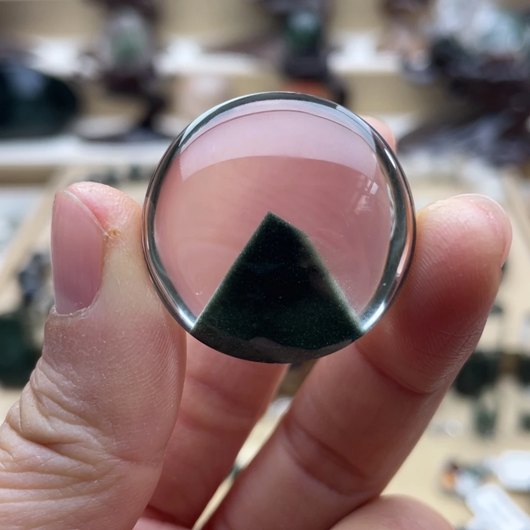 颈饰未镶嵌水晶绿幽灵金字塔圆牌