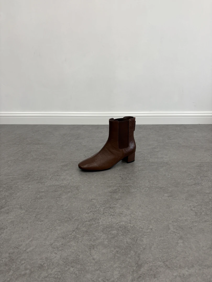 粗跟短筒秋季百搭短靴气质尖头女士褶皱切尔西靴圆头秋冬棕色女靴