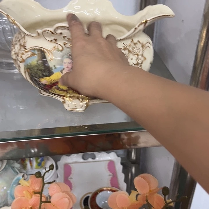 陶瓷瑕。。。。。。。？？。。。。。