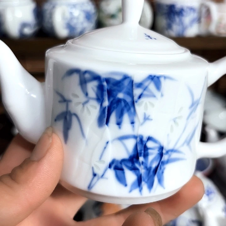 景德镇陶瓷小茶杯