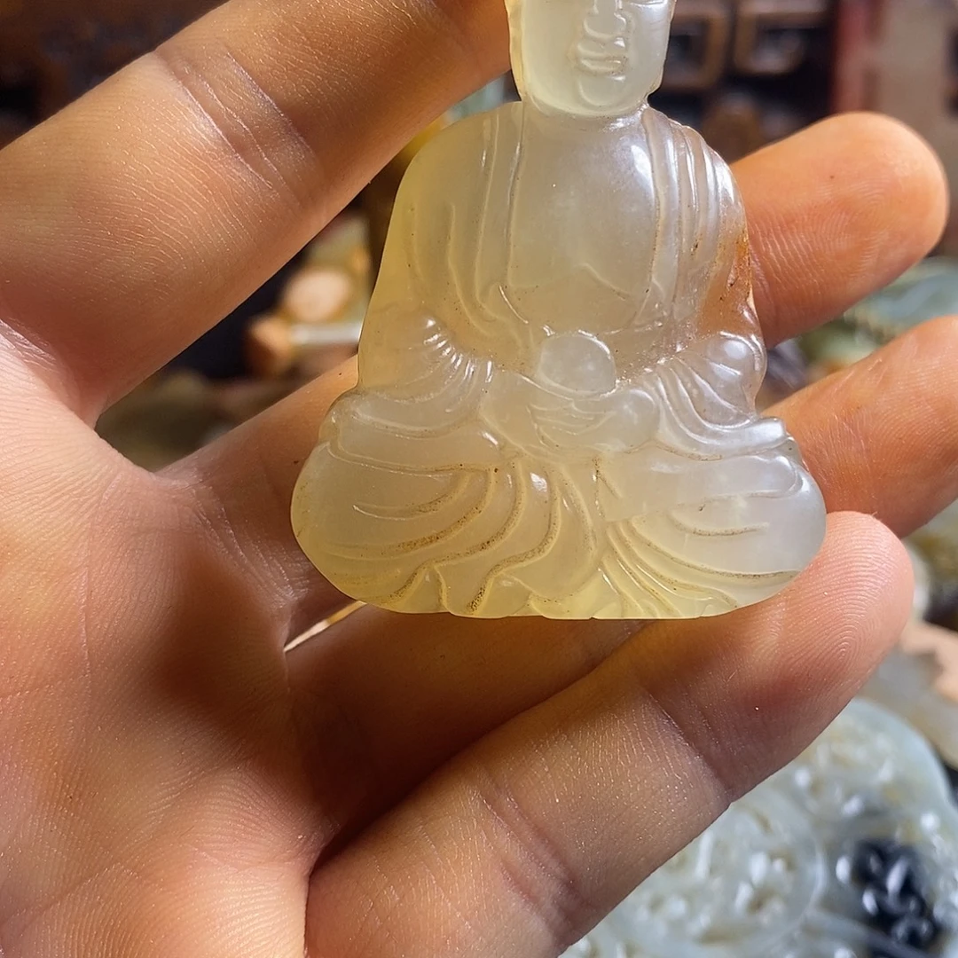 未镶嵌岫岩老玉（透闪石质玉）挂件