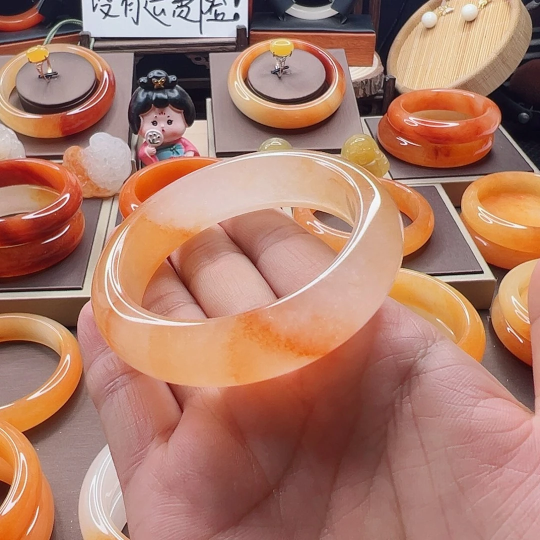 未镶嵌石英质玉（黄龙玉）手镯包容福利54.5