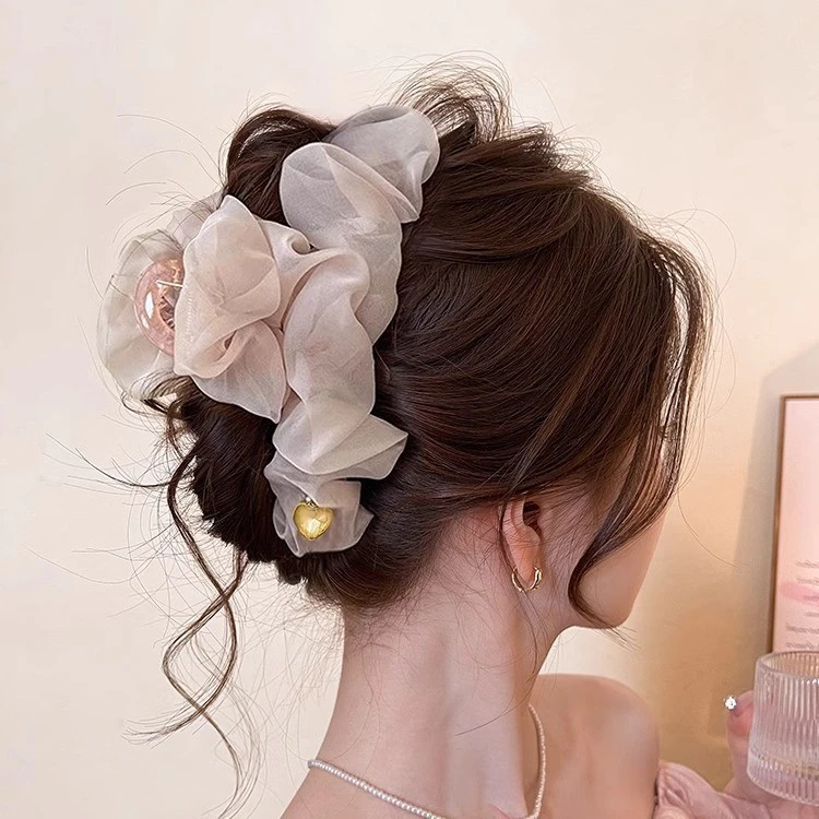 2025新款高级感春季发夹后脑勺鲨鱼夹头饰温柔褶皱网纱大号抓夹女