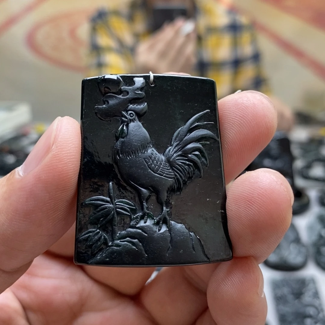 翡翠未镶嵌颈饰生肖鸡