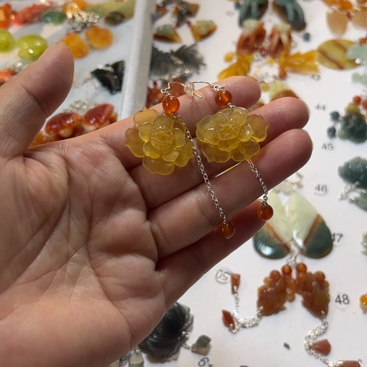 蛇纹石玉合金吊坠