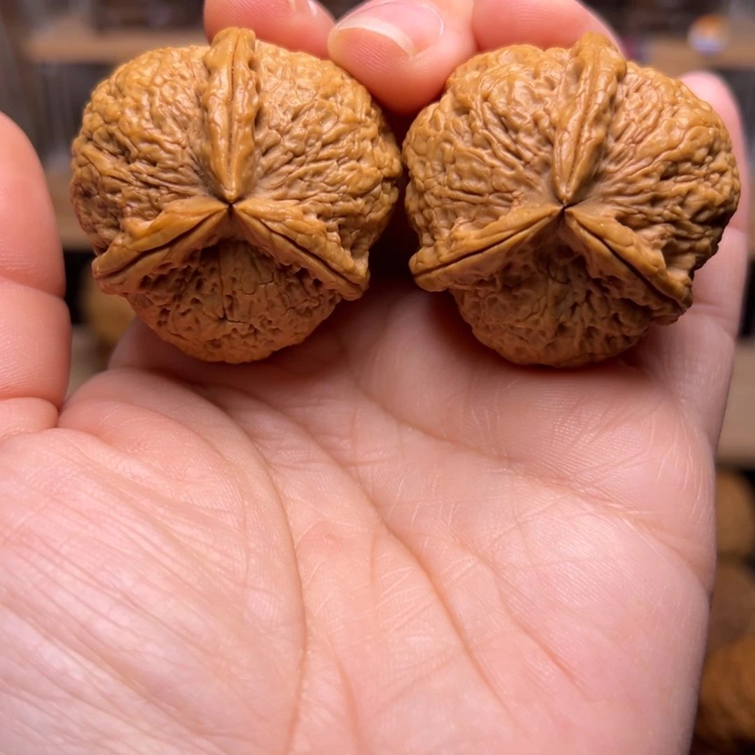 文玩核桃把件33w密石三棱40尺