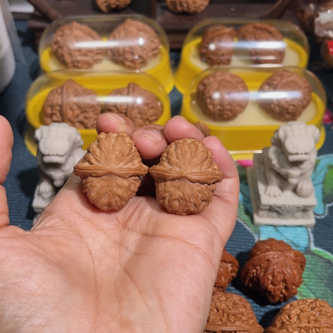 文玩核桃吊坠石门元宝