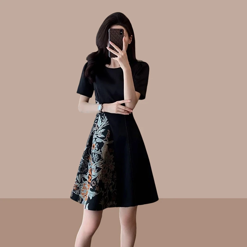 洋气赫本风复古气质裙子修身黑色收腰显瘦新中式国风连衣裙高级感