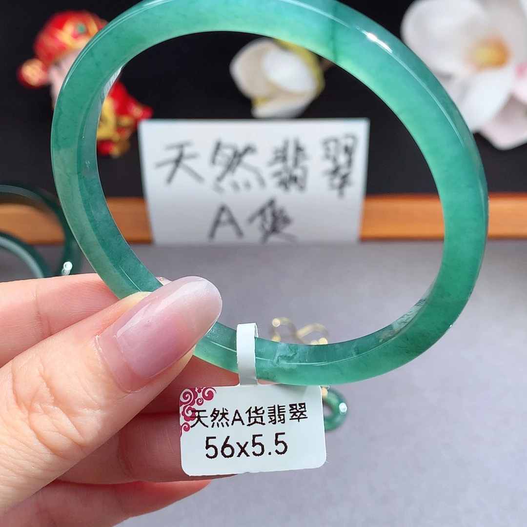 翡翠手镯（圆镯）未镶嵌