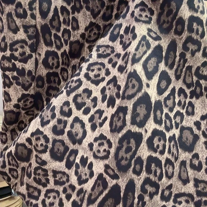 猪剖层皮革浅色豹子