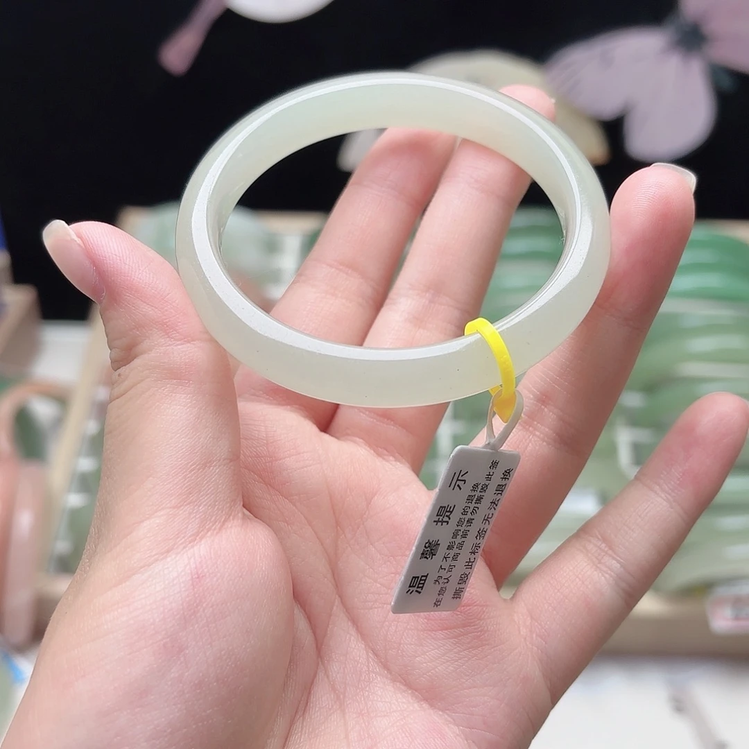 石英质玉未镶嵌手镯