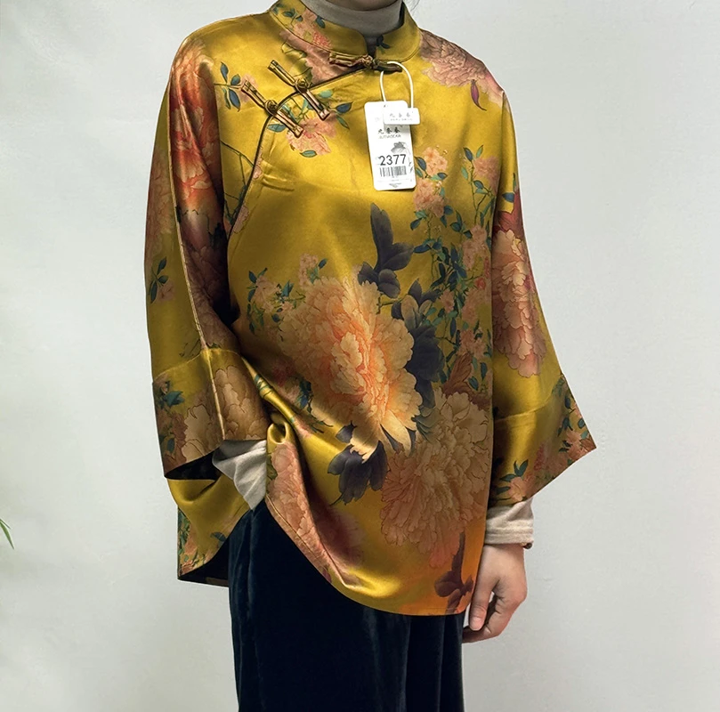 预锦丝韵100桑蚕丝60贵妇皮香云纱黄色牡丹大落肩旗袍领上衣