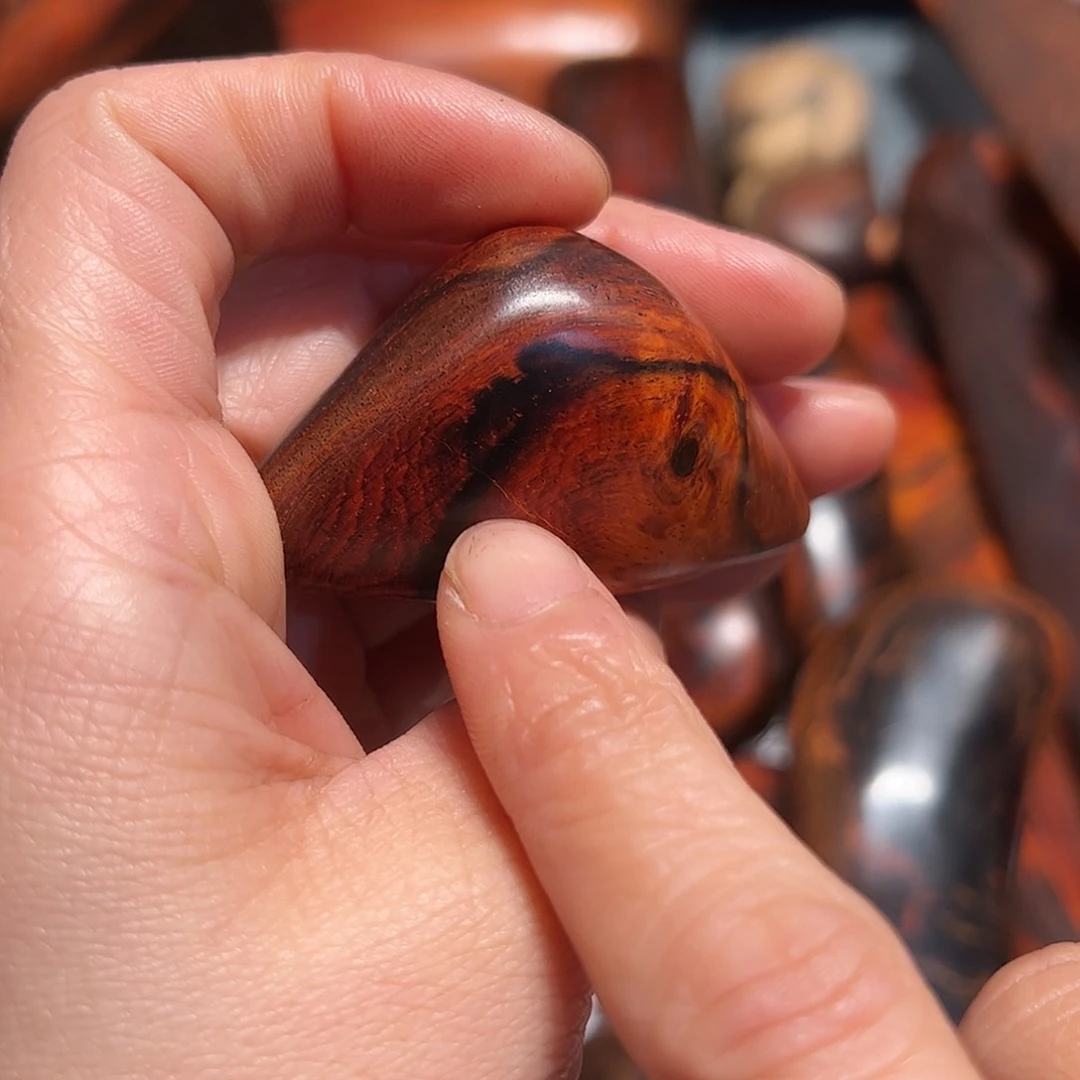 交趾黄檀（大红酸枝）周*