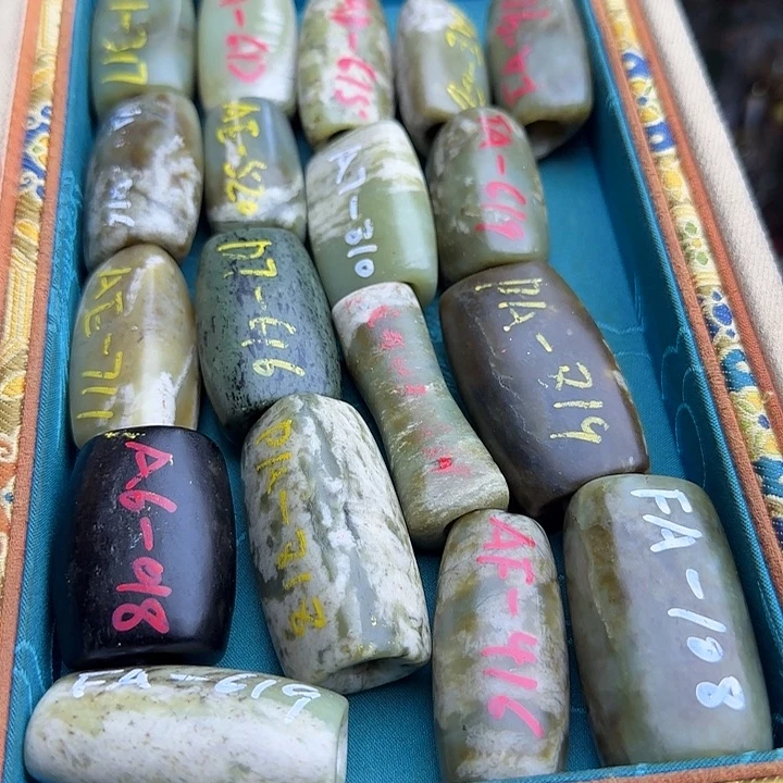 白玉菩提吊坠飞*精品