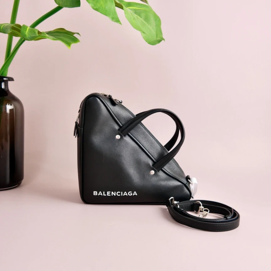 95新 Balenciaga/巴黎世家 三角包/单肩包/5804