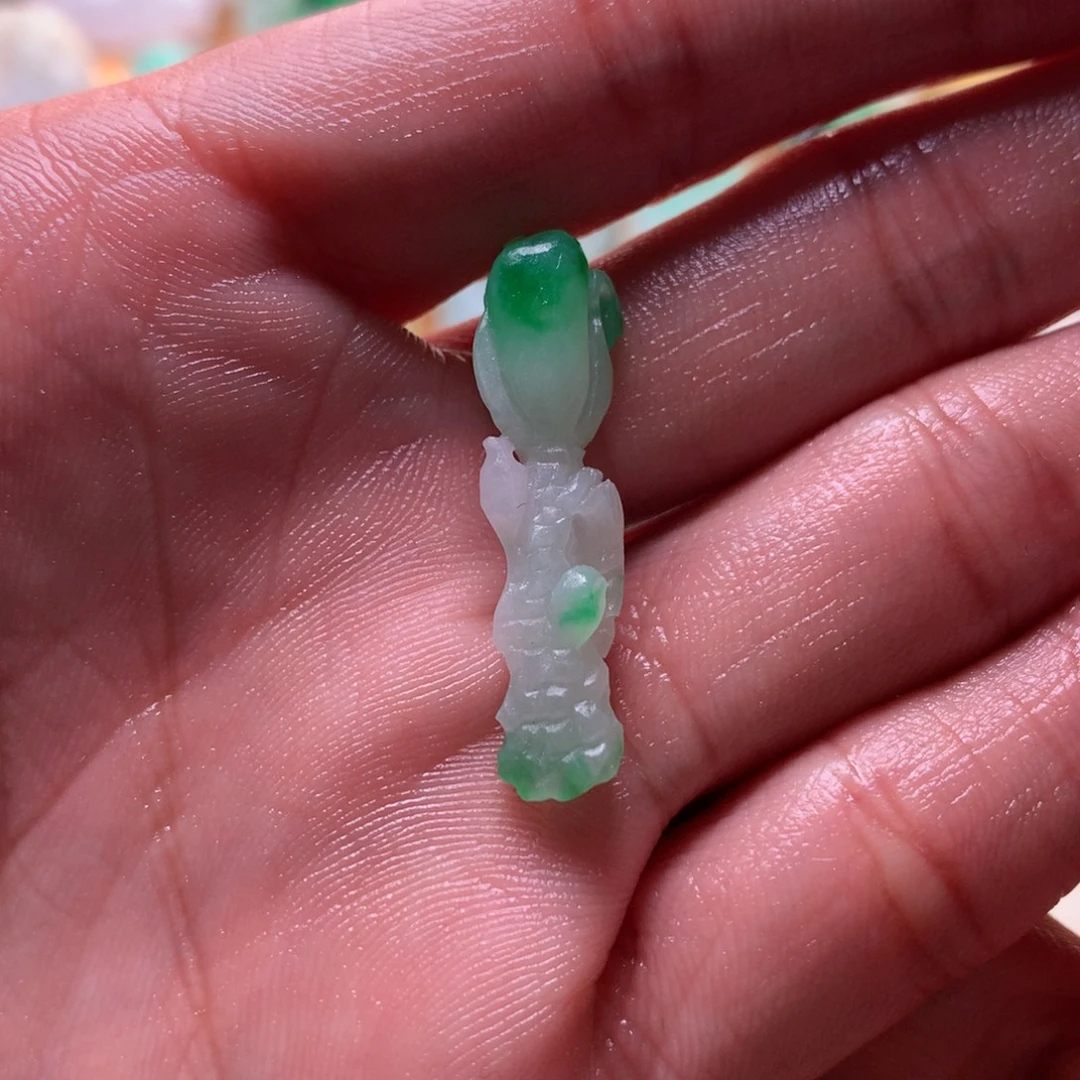 定制翡翠未镶嵌玫瑰花